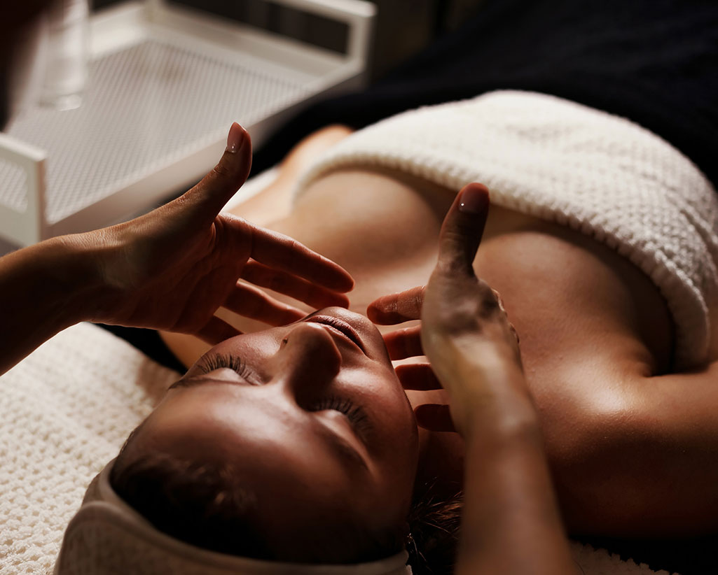 Facial massage sm